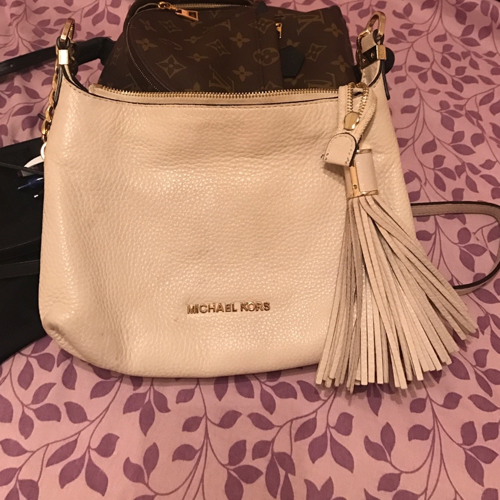 Michael kors crossbody